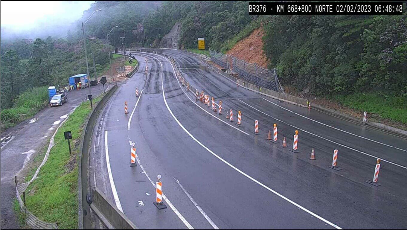 Trecho foi interditado por conta das chuvas na região