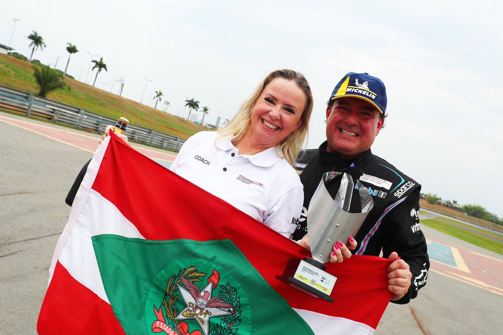 André Gaidzinski presta homenagem as mulheres na Porsche Cup
