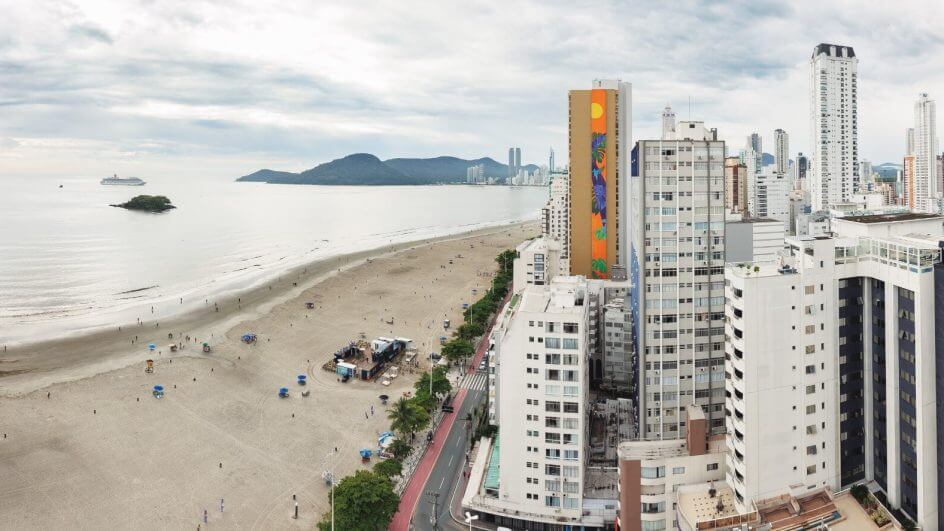 Balneário Camboriú ganha grafite mais alto do mundo