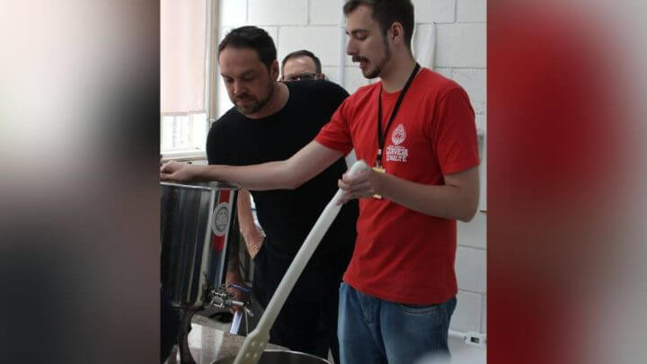 Produção caseira de cerveja é tema de primeiro curso gratuito