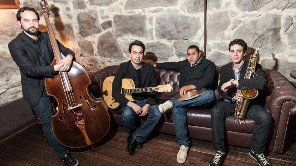 Músicos sobem aos palcos nesta terça-feira