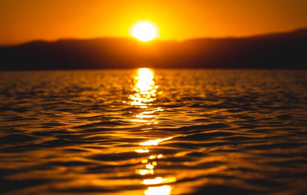Mar e por do sol