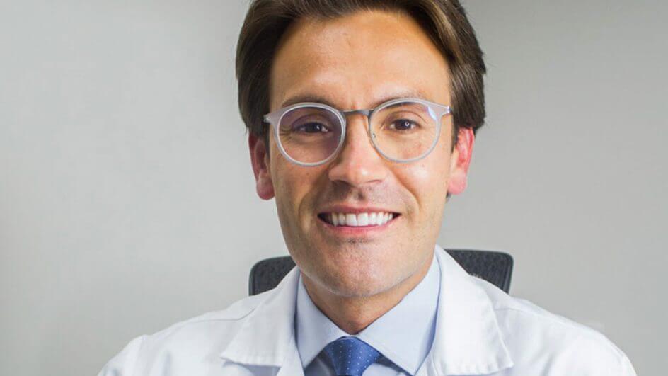 Nelson Cathcart Jr é médico gastroenterologista, especializado em endoscopia digestiva.