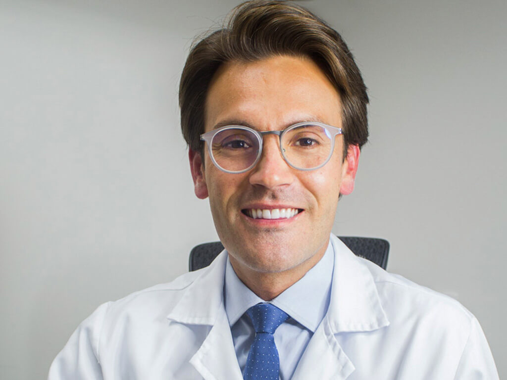 Nelson Cathcart Jr é médico gastroenterologista, especializado em endoscopia digestiva.