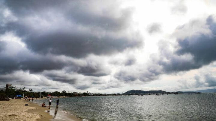 Nuvens carregadas