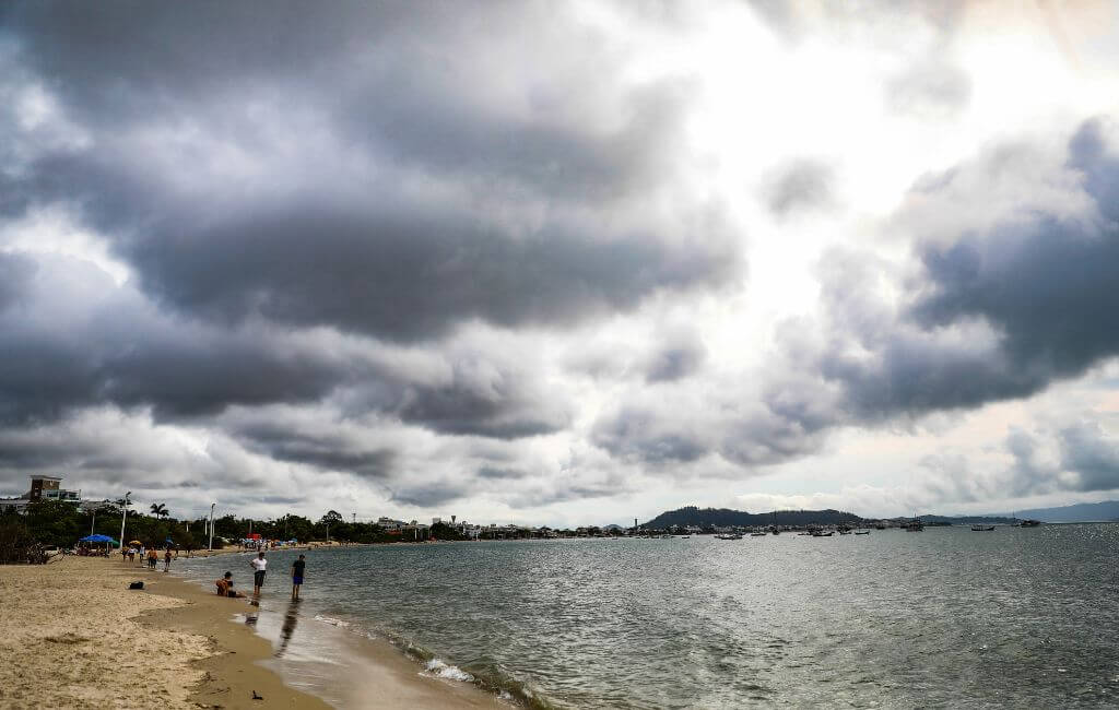 Nuvens carregadas