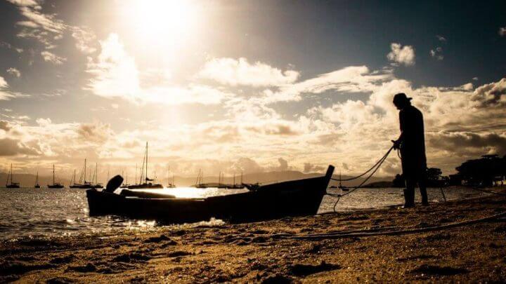 Sol e nuvens