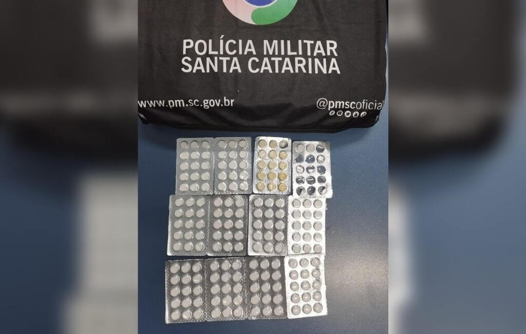 Droga seria revendida, segundo o suspeito (Foto: PMRv/Divulgação)