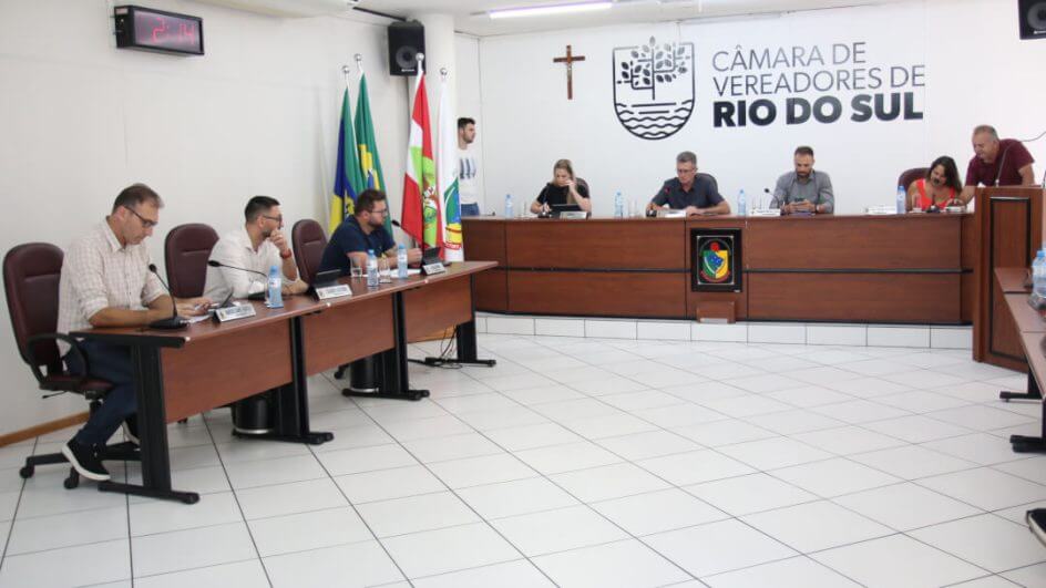Sessão da Câmara de Vereadores nesta quinta-feira (23)