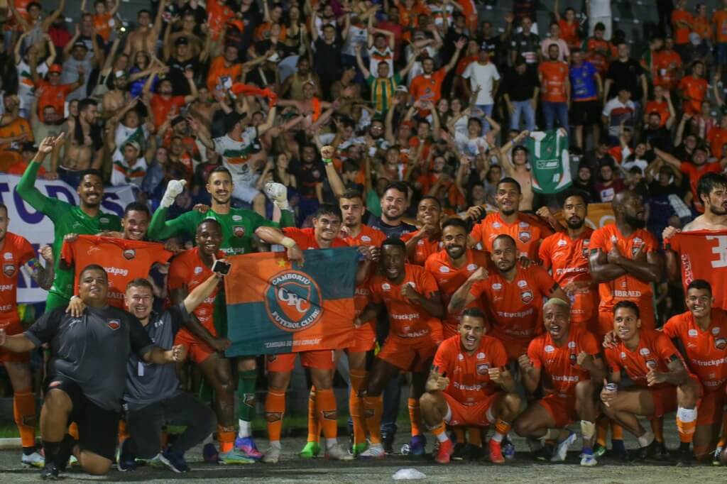 Camboriú em festa histórica após vencer o Manaus e seguir na Copa do Brasil