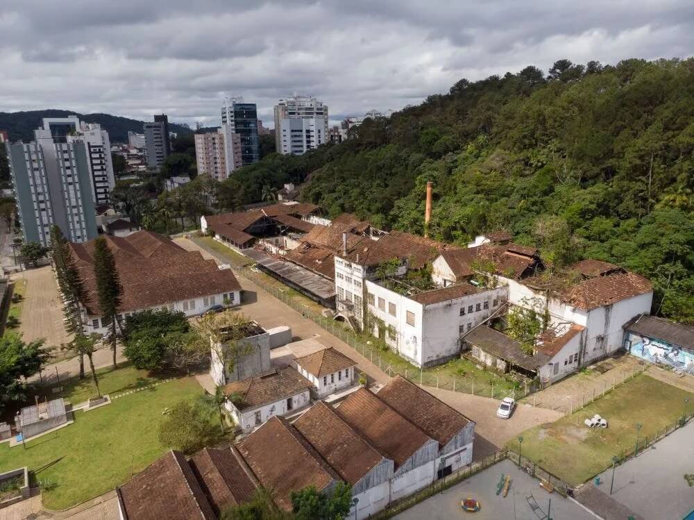 Galpões com possibilidade de demolição ficam nos fundos da Cidadela Cultural