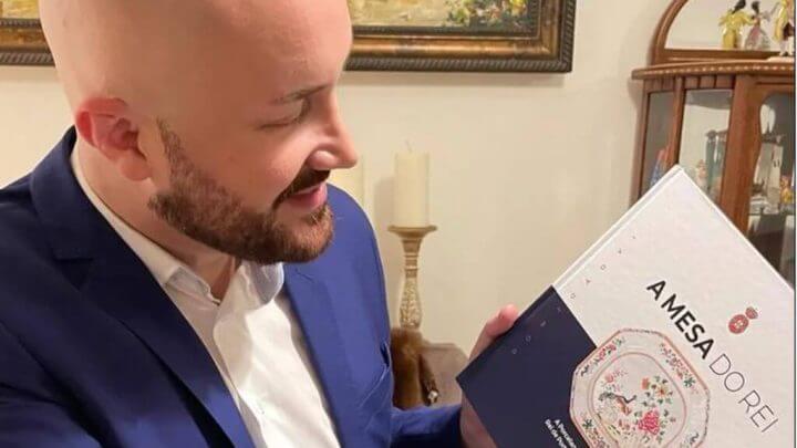 Colecionador é autor do livro 'A Mesa do Rei'