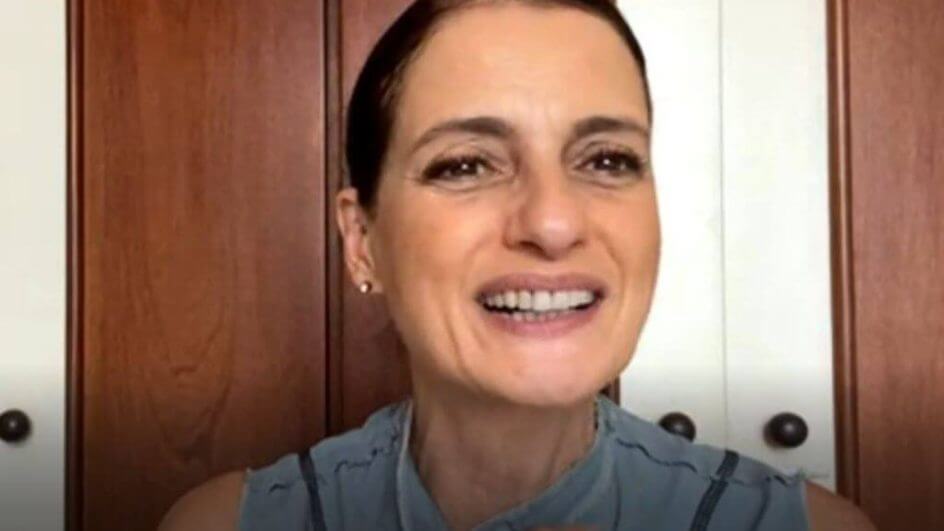 Atriz se apresenta em Florianópolis como parte da Maratona Cultural (Foto: Reprodução)