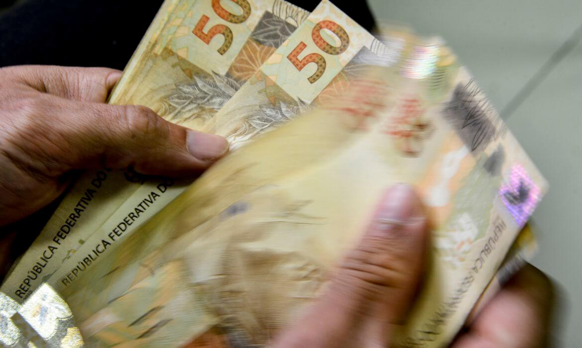 Nas primeiras horas da manhã, a fila virtual chegou a ter 300 mil pessoas