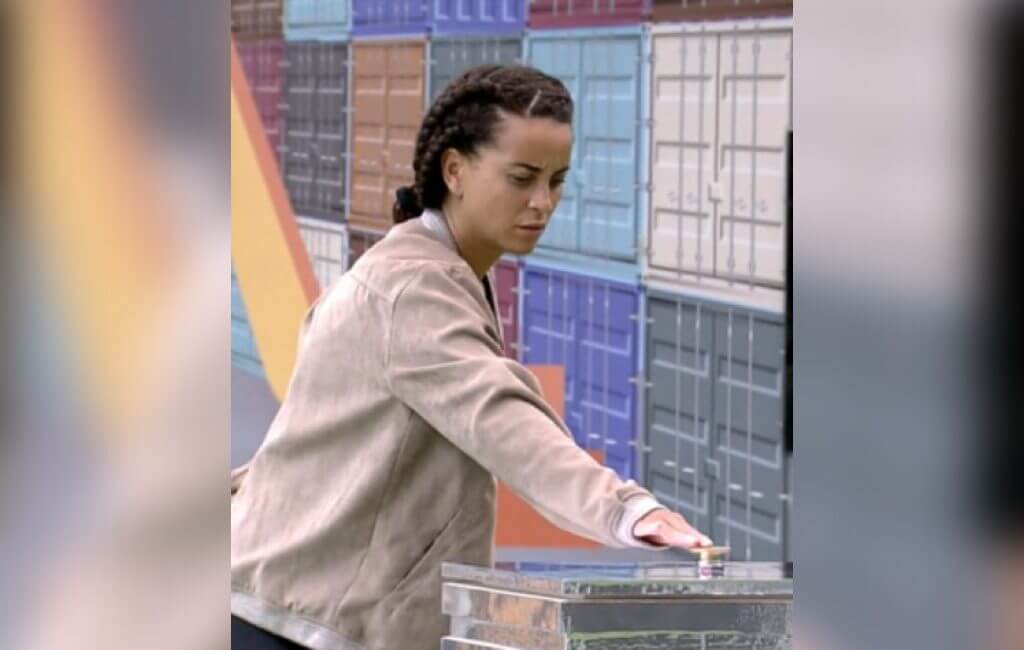 Domitila apertou o botão (Reprodução/TV Globo)