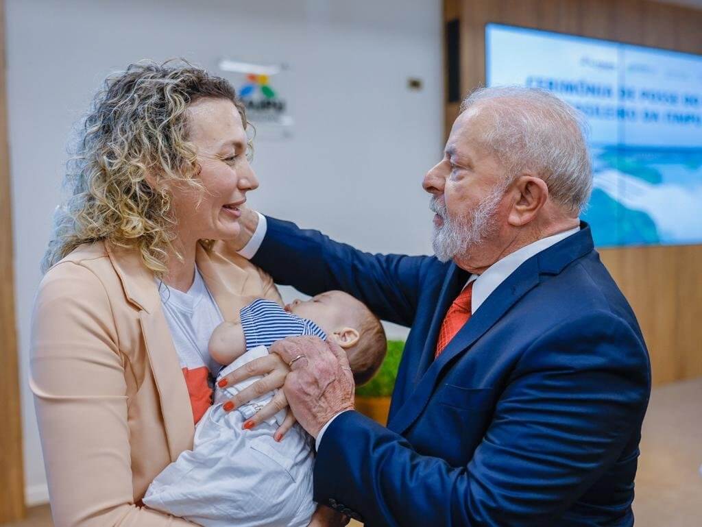 Lula se encontra com a família de Marcelo Arruda, guarda municipal e militante petista morto a tiros pelo policial penal bolsonarista Jorge Guaranho em 2022