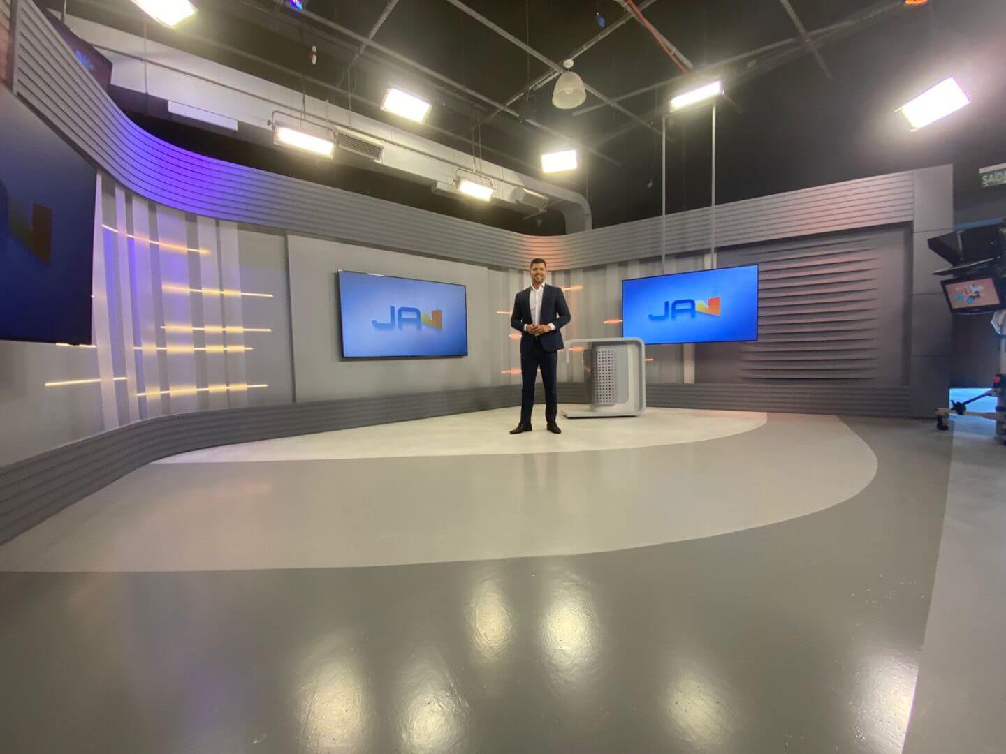 Apresentado por Rafael Custódio, JA para a região Norte de SC ganhou novo estúdio