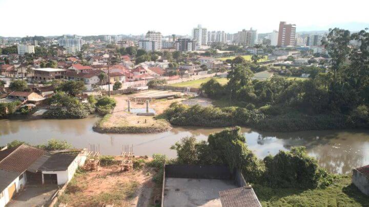 Obras de construção da ponte na Aubé estão paradas desde o início de fevereiro