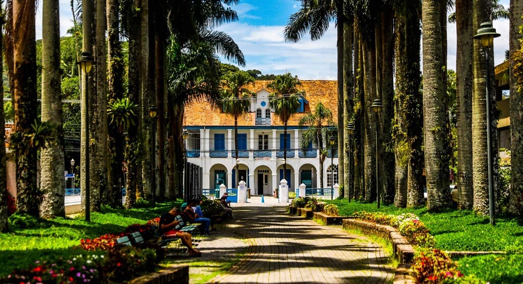 Rua das Palmeiras, em Joinville