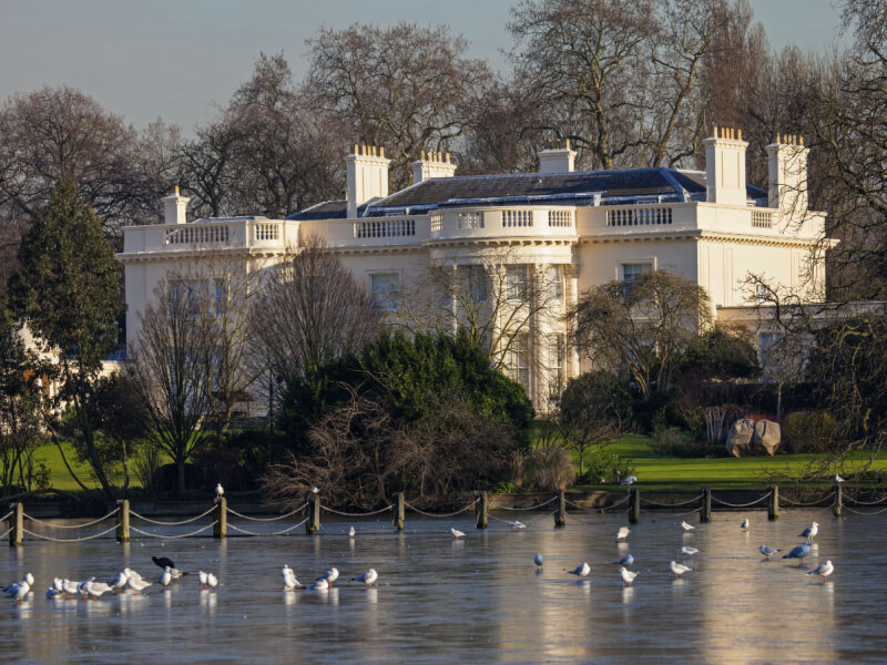 Visão da mansão The Holme, em Londres