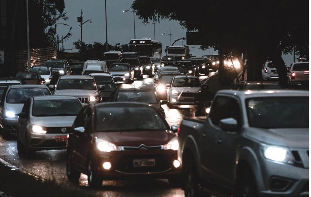trânsito carros