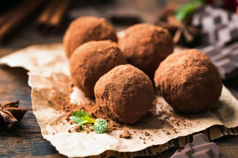 Trufas de chocolate com cacau