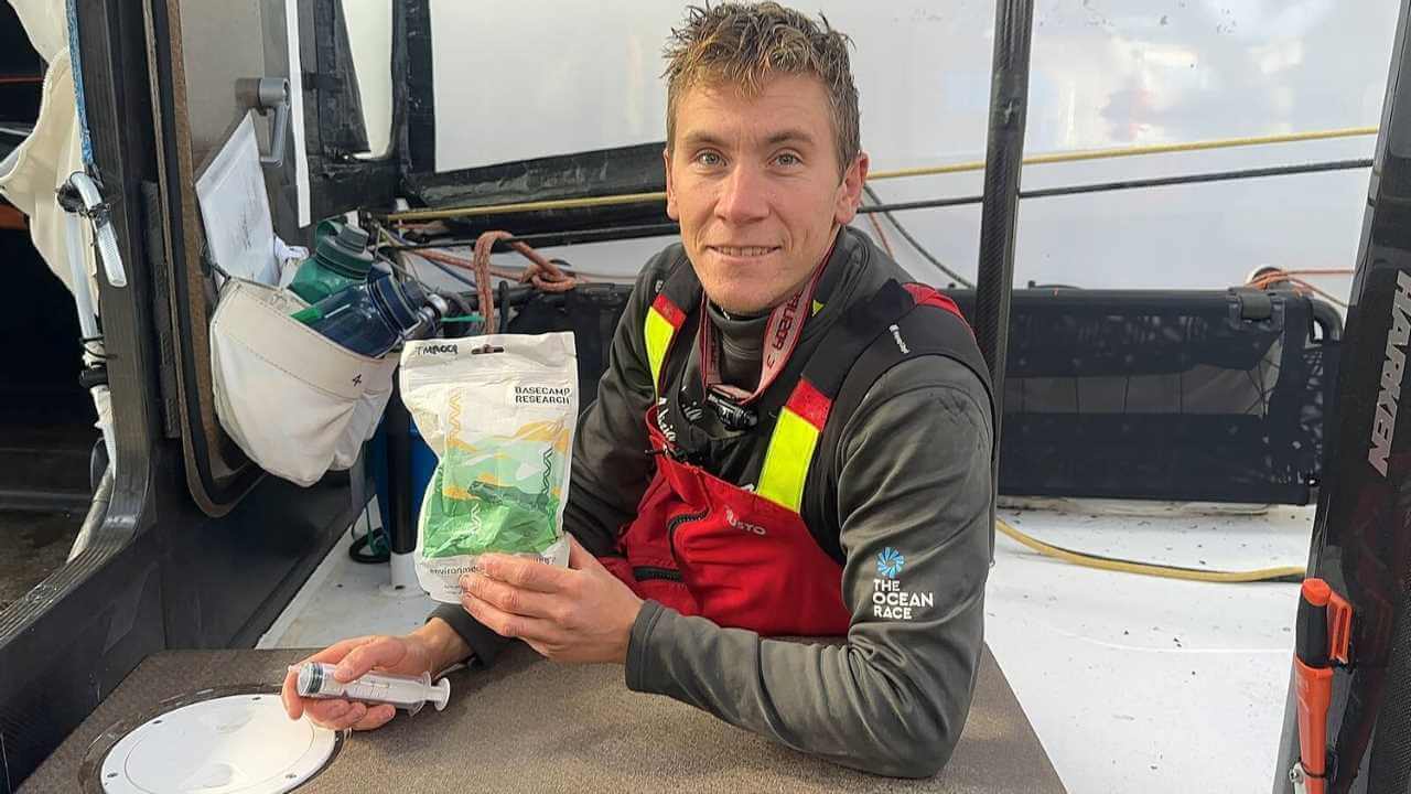 velejadores-coletam-dados-durante-a-regata-1