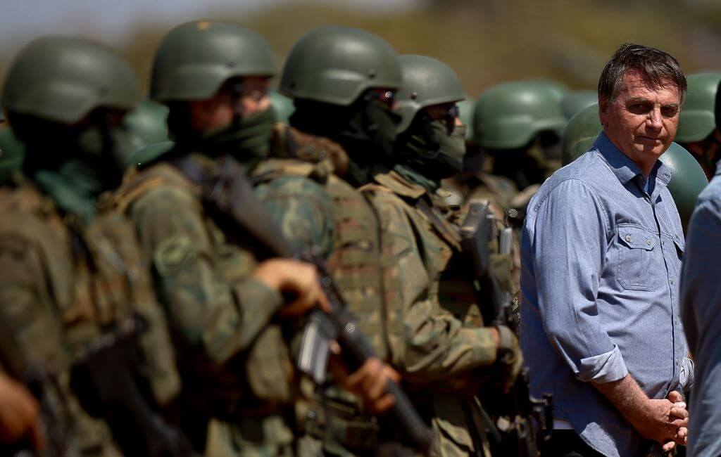 Bolsonaro e militares
