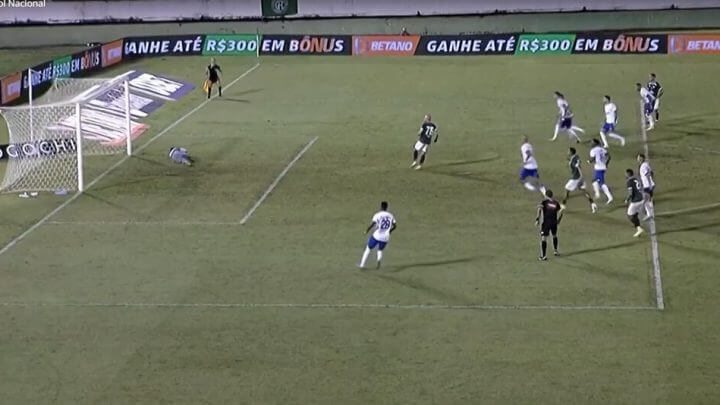 Régis faz o quarto gol do Guarani na derrota do Avaí