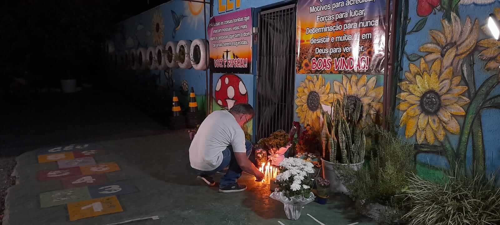Vigília em frente a creche alvo de ataque em Blumenau