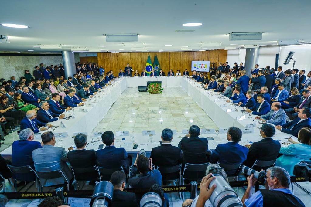 Lula em reunião com governadores