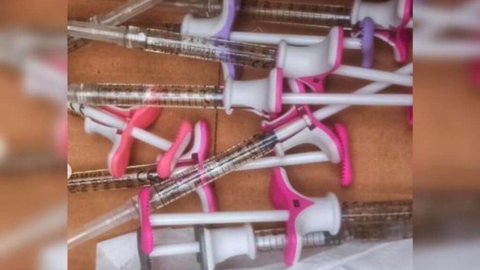 Produtos foram apreendidos durante a ação (Foto: Vigilância Sanitária de Florianópolis/Divulgação)