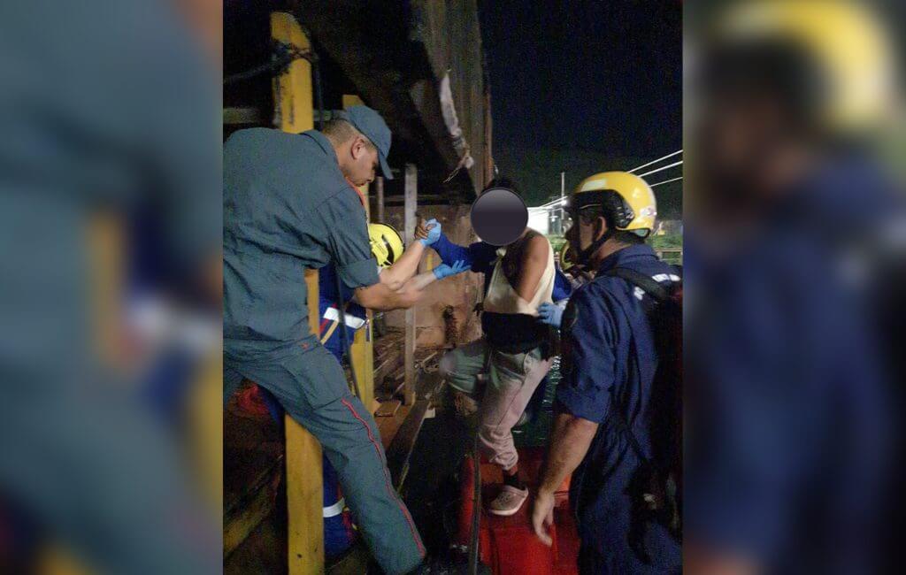 Tripulante filipino, 34 anos, foi resgatado na noite de quinta-feira (28) (Foto: Corpo de Bombeiros Militar, reprodução)