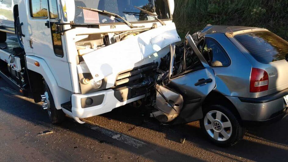 Acidente ocorreu na madrugada deste domingo na BR-282 (Foto: Corpo de Bombeiros Militar, divulgação)