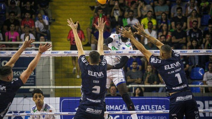 Blumenau e Cruzeiro pela Superliga de Vôlei
