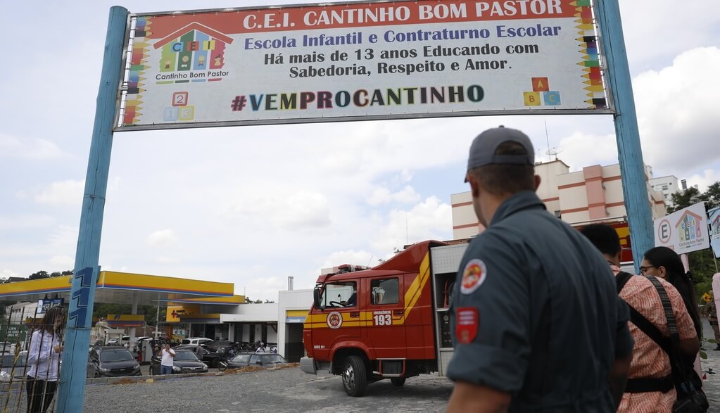 Ataque a creche em Blumenau deixa quatro crianças mortas