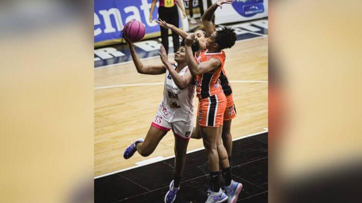 Esta é a quarta derrota do time de Blumenau (Foto: Maurício Almeida, Divulgação)