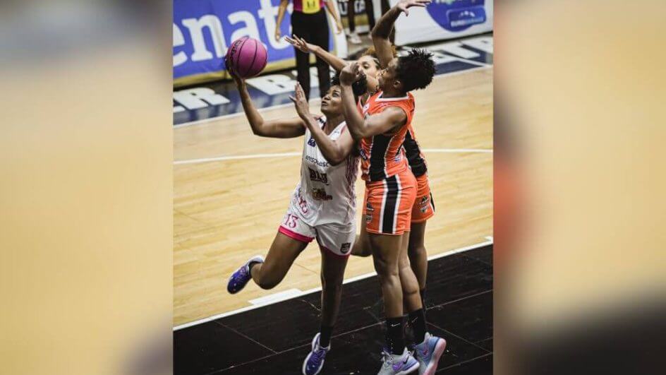 Esta é a quarta derrota do time de Blumenau (Foto: Maurício Almeida, Divulgação)