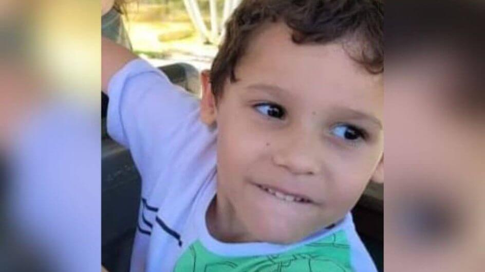 Bernardo tinha 5 anos e brincava no parquinho quando foi vítima de ataque