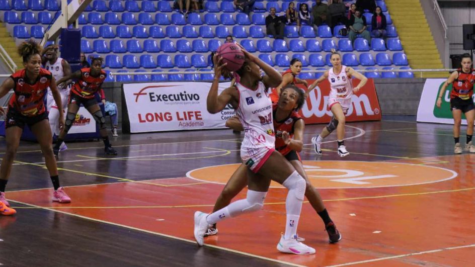 blumenau-liga-basquete-feminino-1