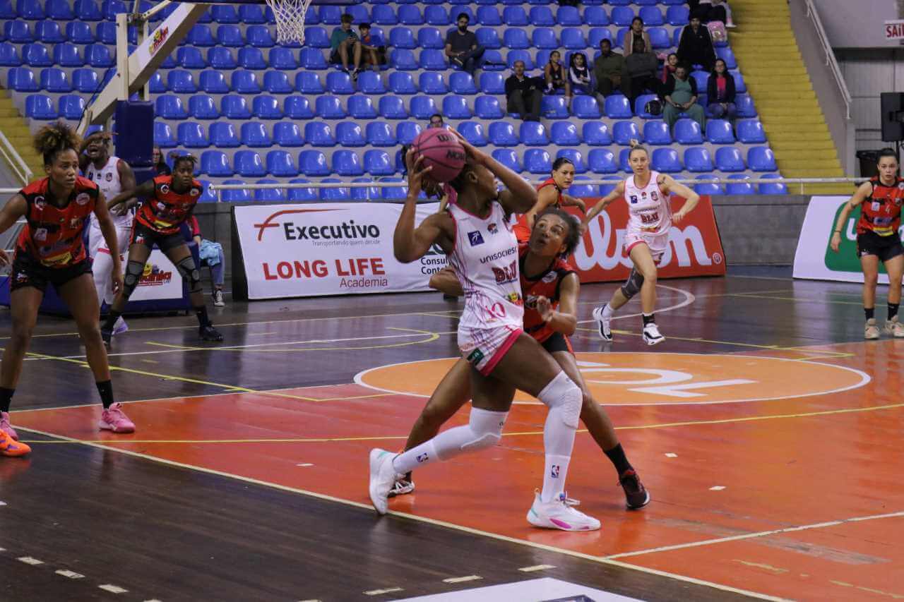 blumenau-liga-basquete-feminino-1