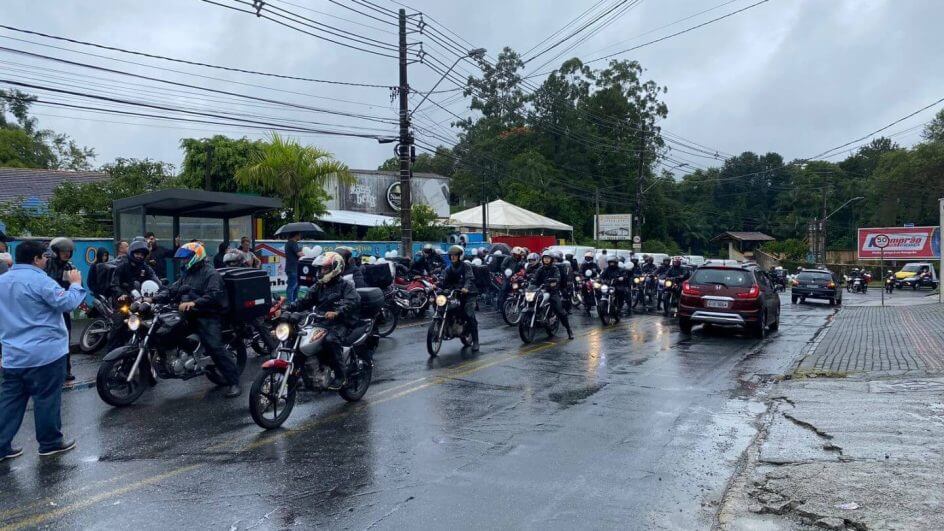 Carreata ocorreu na manhã desta sexta-feira (7) (Foto: Felipe Salles, NSC TV)