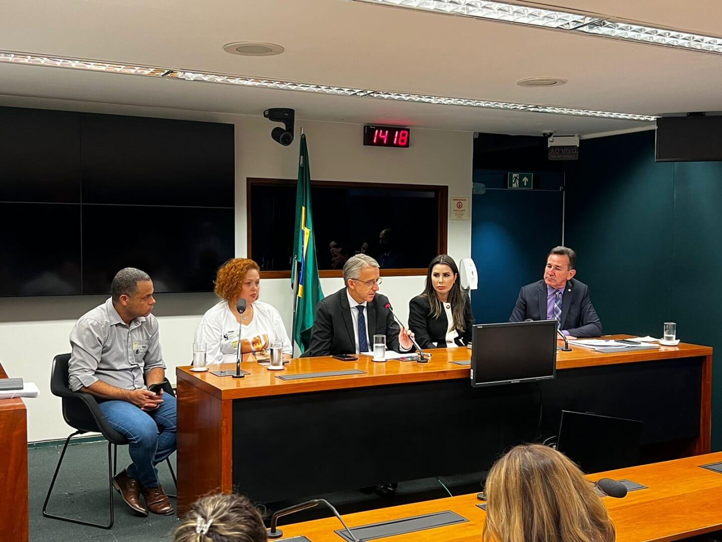Coletiva em Brasília ocorreu na tarde desta terça-feira (18)