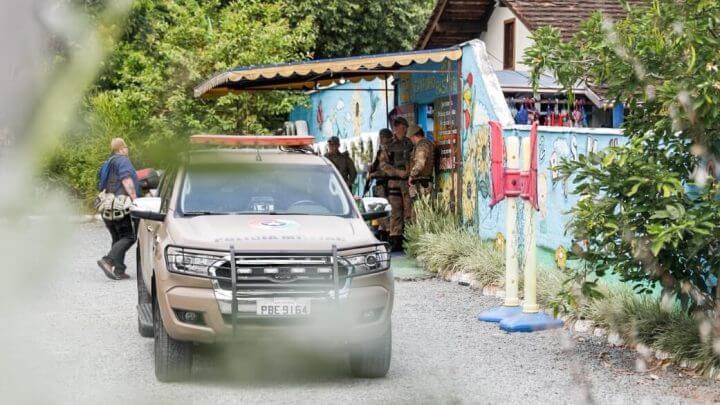 Entrada da creche localizada na Rua dos Caçadores