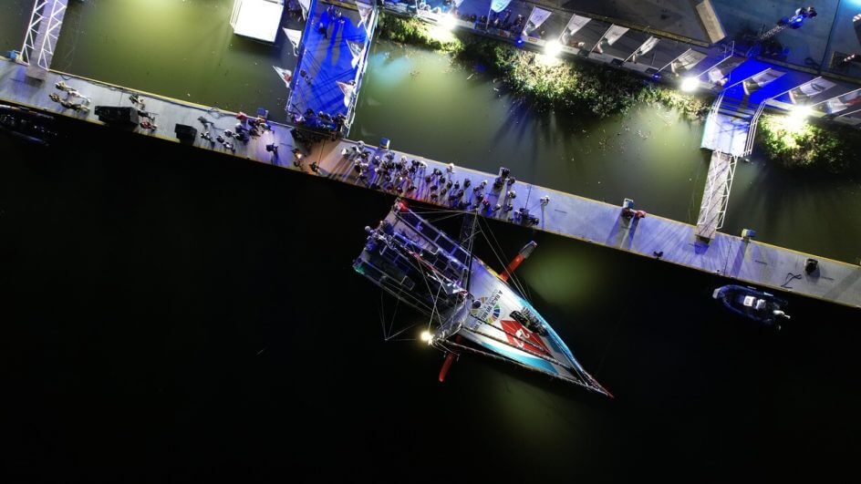 Equipe Malizia chegou em Itajaí na madrugada deste domingo (2) (Foto: Patrick Rodrigues, Santa)