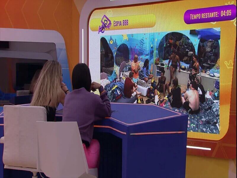 Larissa e Bruna no quarto do líder do BBB 23