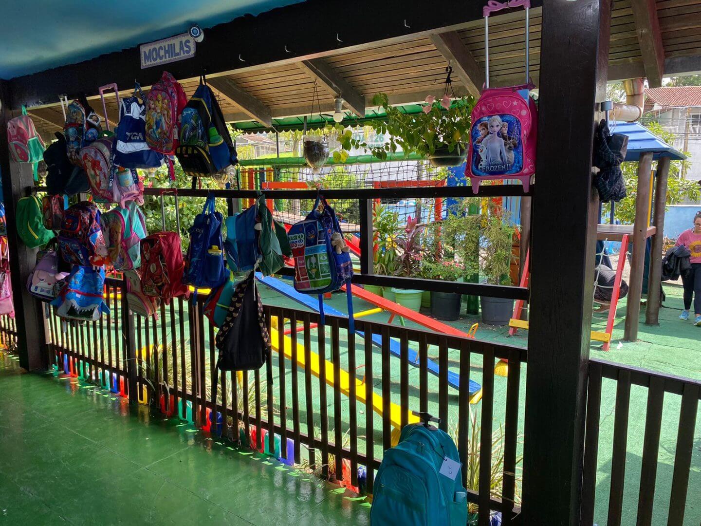 Quatro pessoas morreram no ataque a creche (Foto: Felipe Salles/NSC TV)