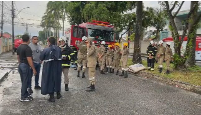 Um adulto e quatro crianças morreram no incêndio (Foto: Reprodução/Redes sociais)