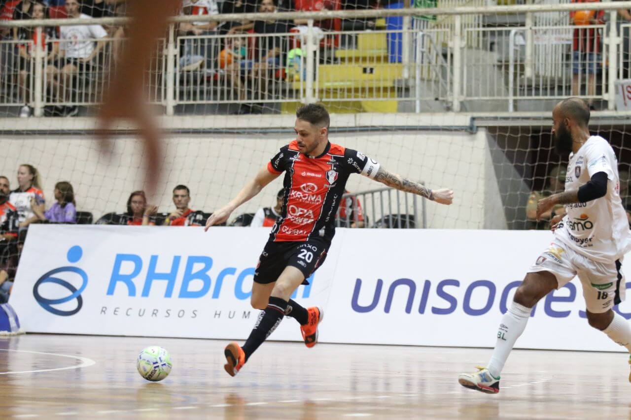 JEC vence