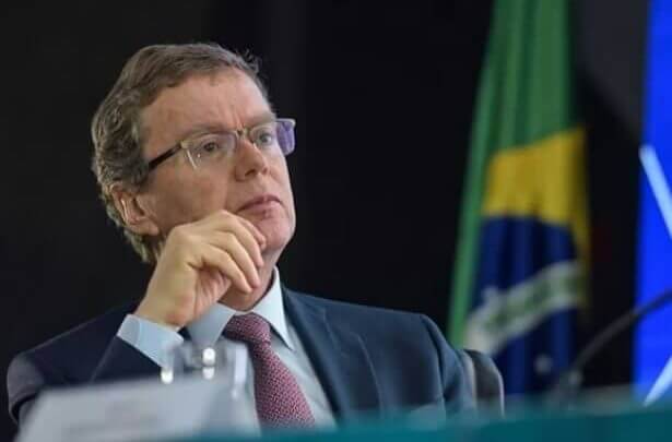 Ministro tinha 63 anos